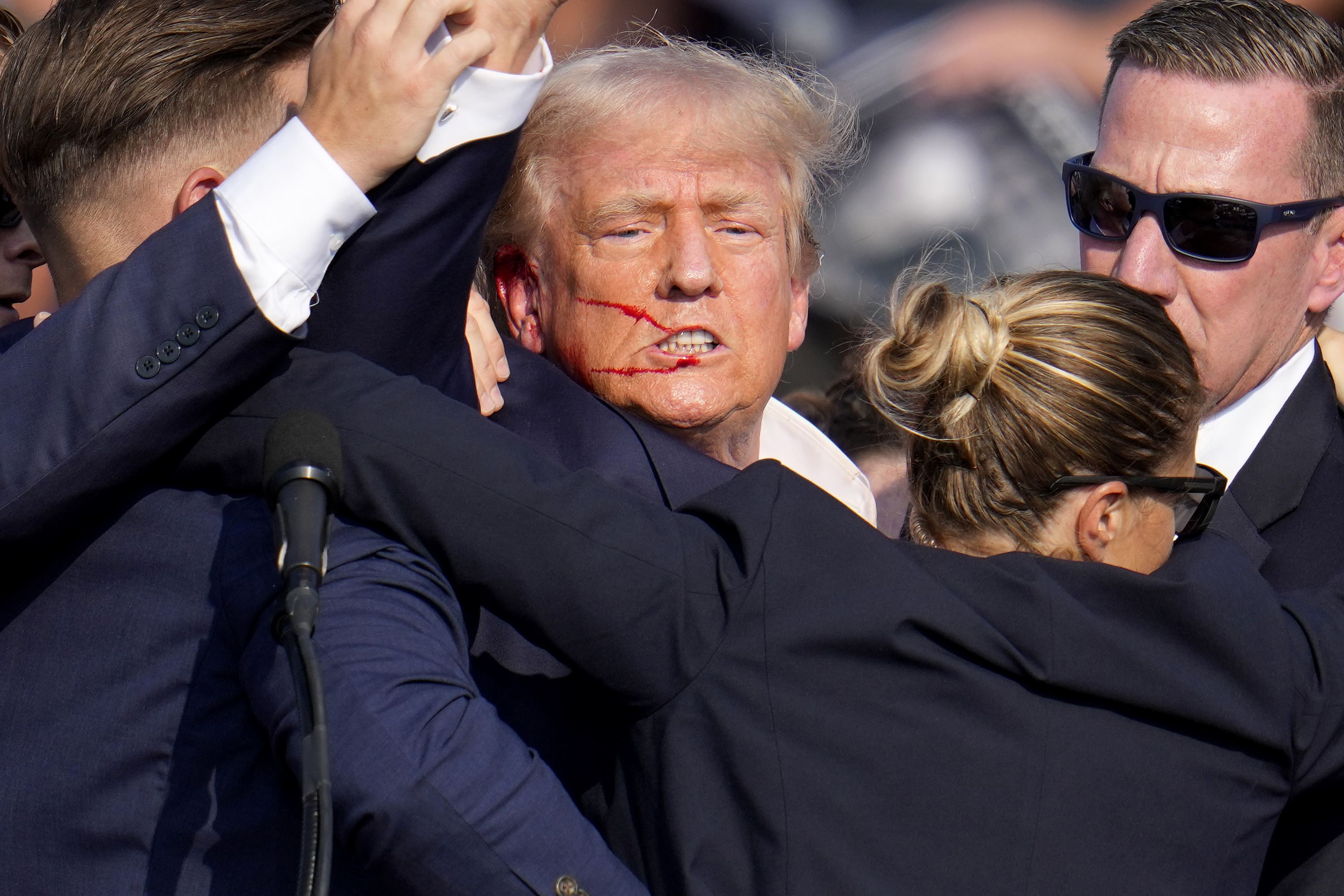 Ashley Judd among stars to condemn violence after Donald Trump shooting