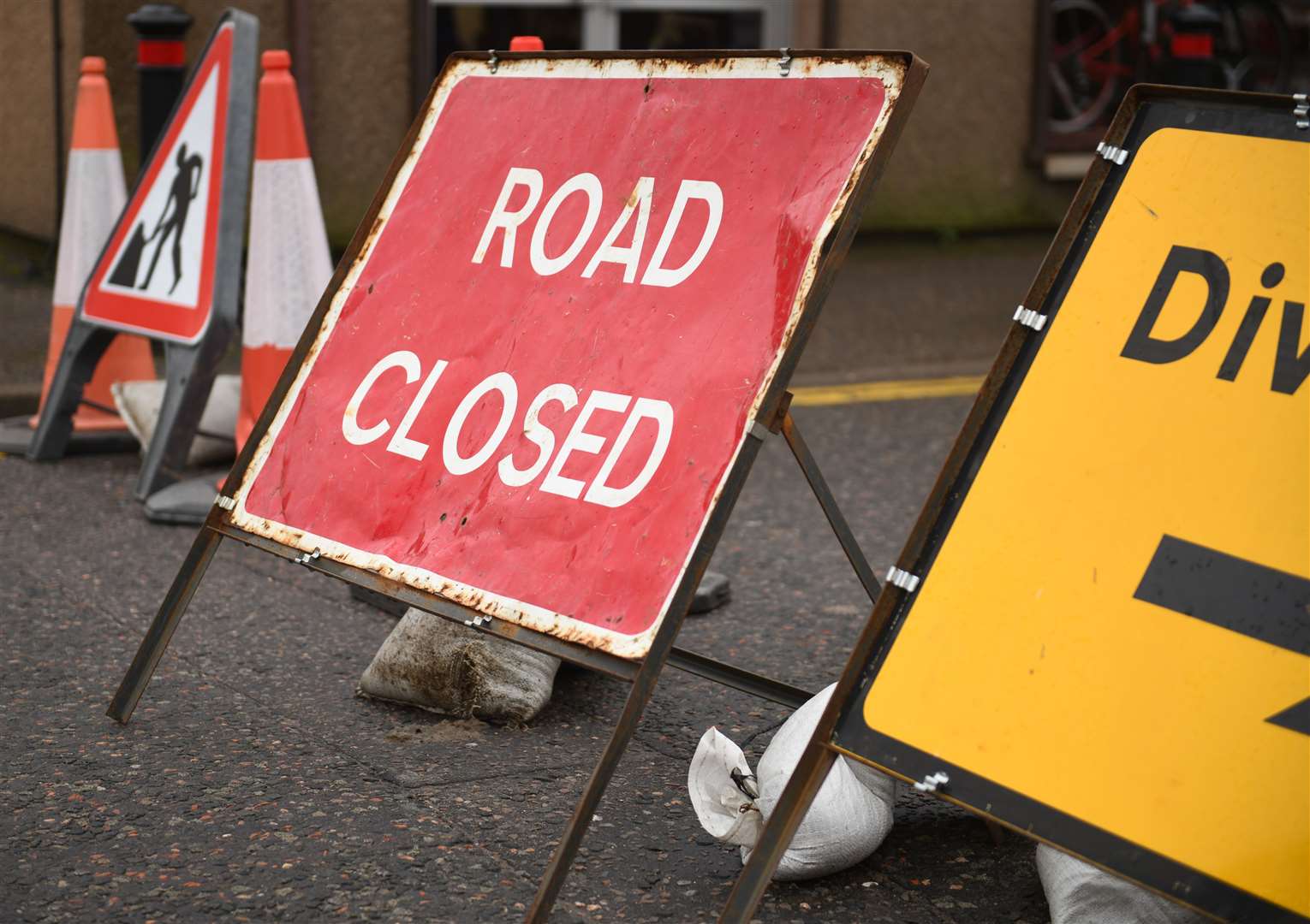 Road closed sign (stock photo)