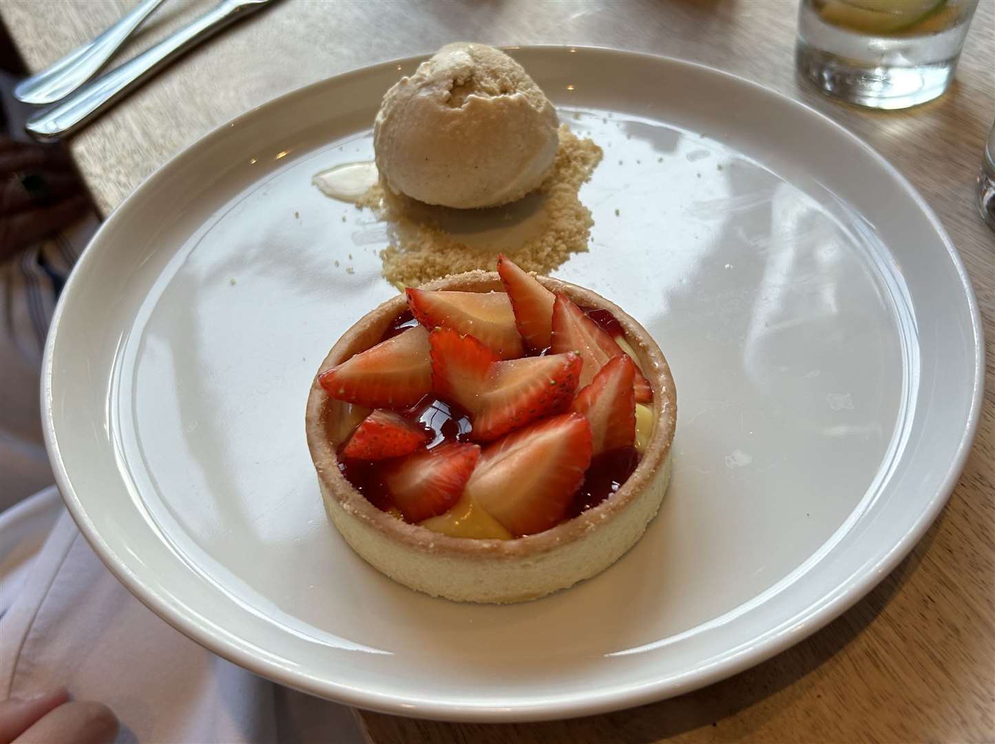 The English stawberry and creme patisserie tart