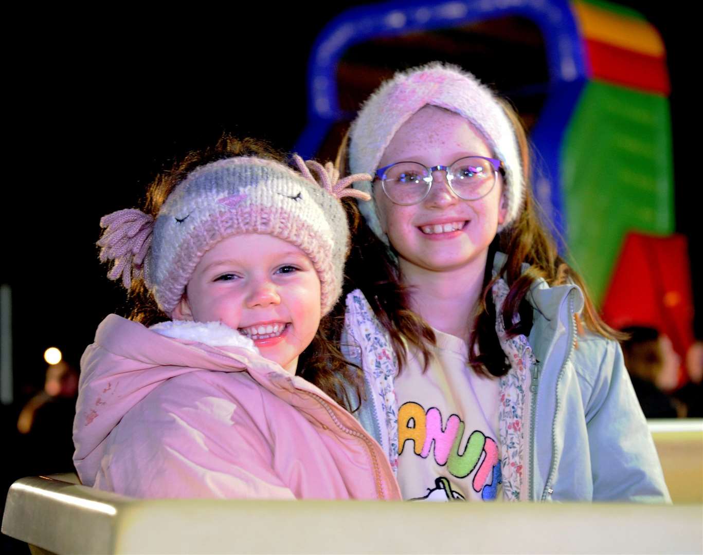 Esme, 9, and sister Clara, 5, Lyle