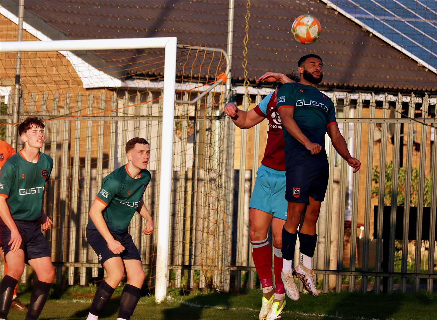 The Highwaymen played well in both attack and defence as they switched formation several times during the match. Images: Rob Currell.