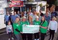 Pub presents Macmillan with £1,855 after golf day 