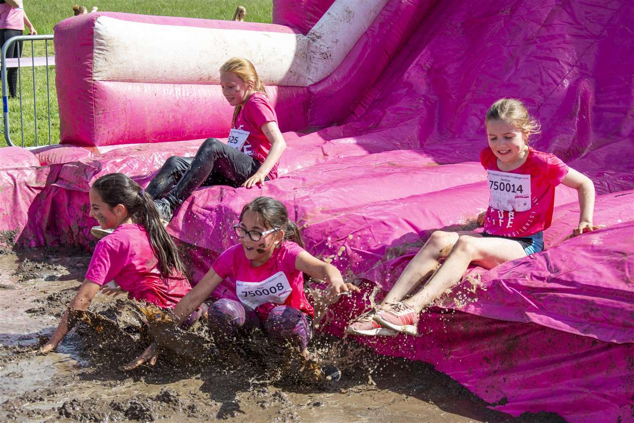 Race for Life Pretty Muddy, Stamford 2019 (11640978)