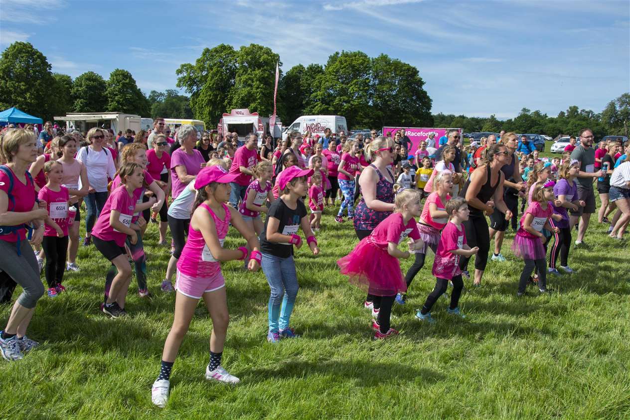 Race for Life Pretty Muddy, Stamford 2019 (11641119)