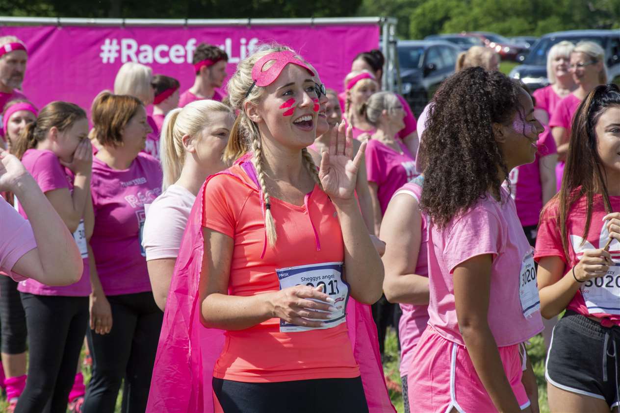 Race for Life Pretty Muddy, Stamford 2019 (11641013)