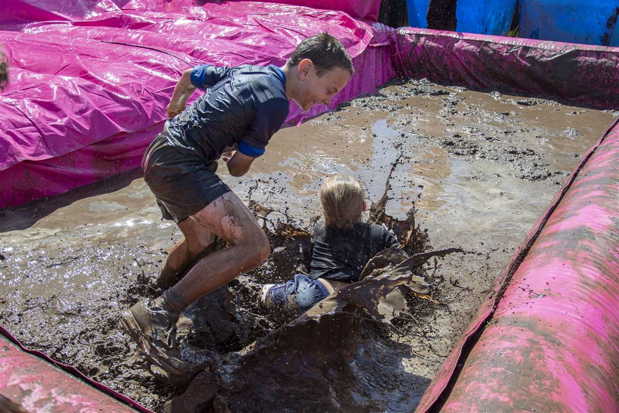 Race for Life Pretty Muddy, Stamford 2019 (11641073)