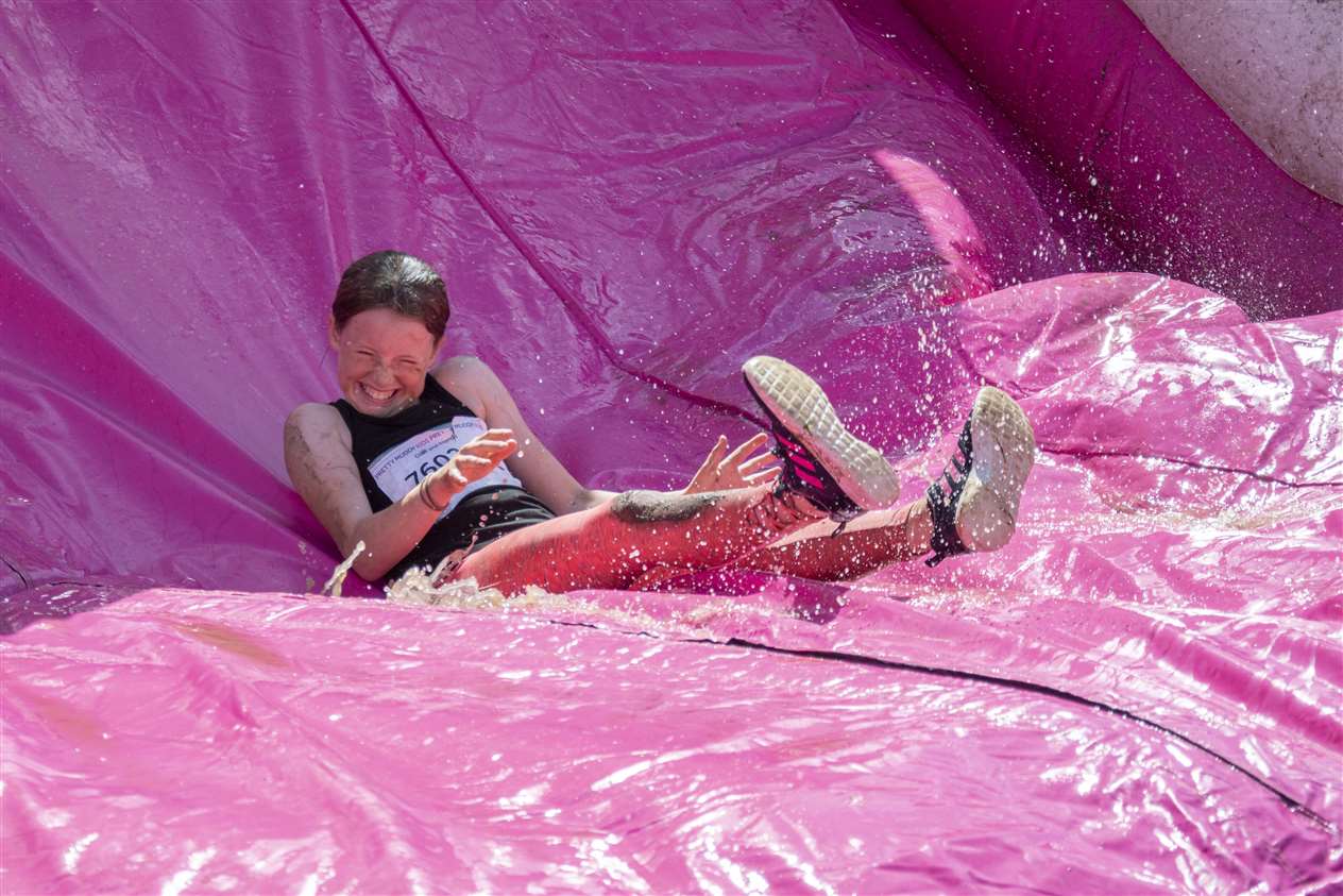 Race for Life Pretty Muddy, Stamford 2019 (11641048)