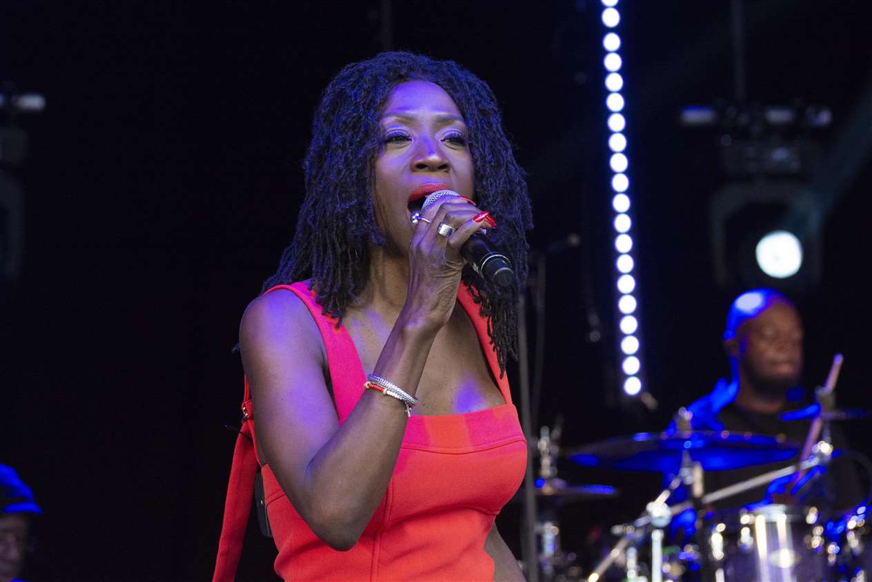 Heather Small wows the crowd. (12067471)
