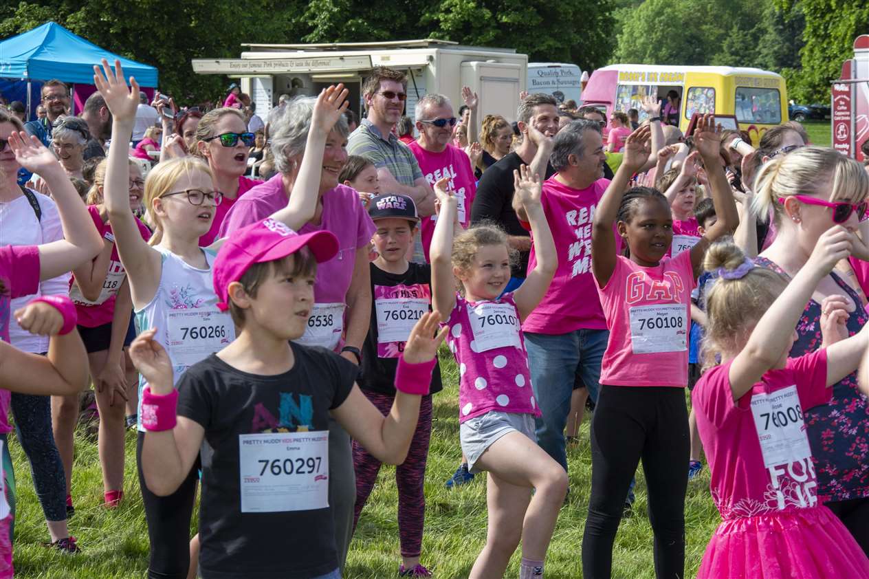 Race for Life Pretty Muddy, Stamford 2019 (11641121)