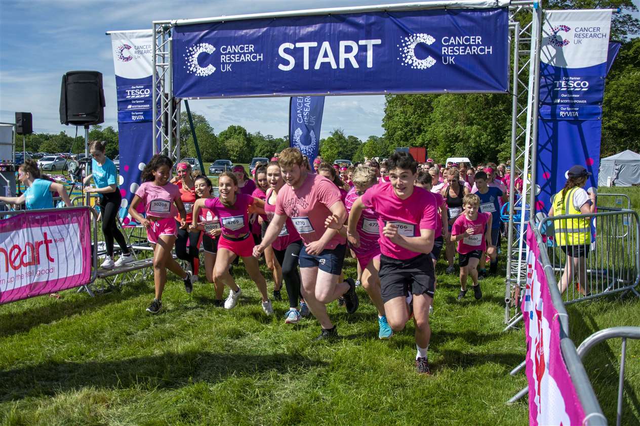Race for Life Pretty Muddy, Stamford 2019 (11641025)