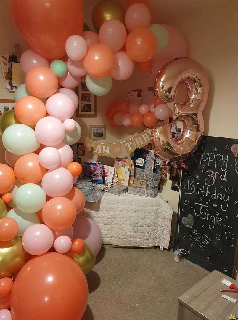 Samantha Brewin prepared for her daughter's 3rd birthday by blowing up ALL these balloons (43814874)
