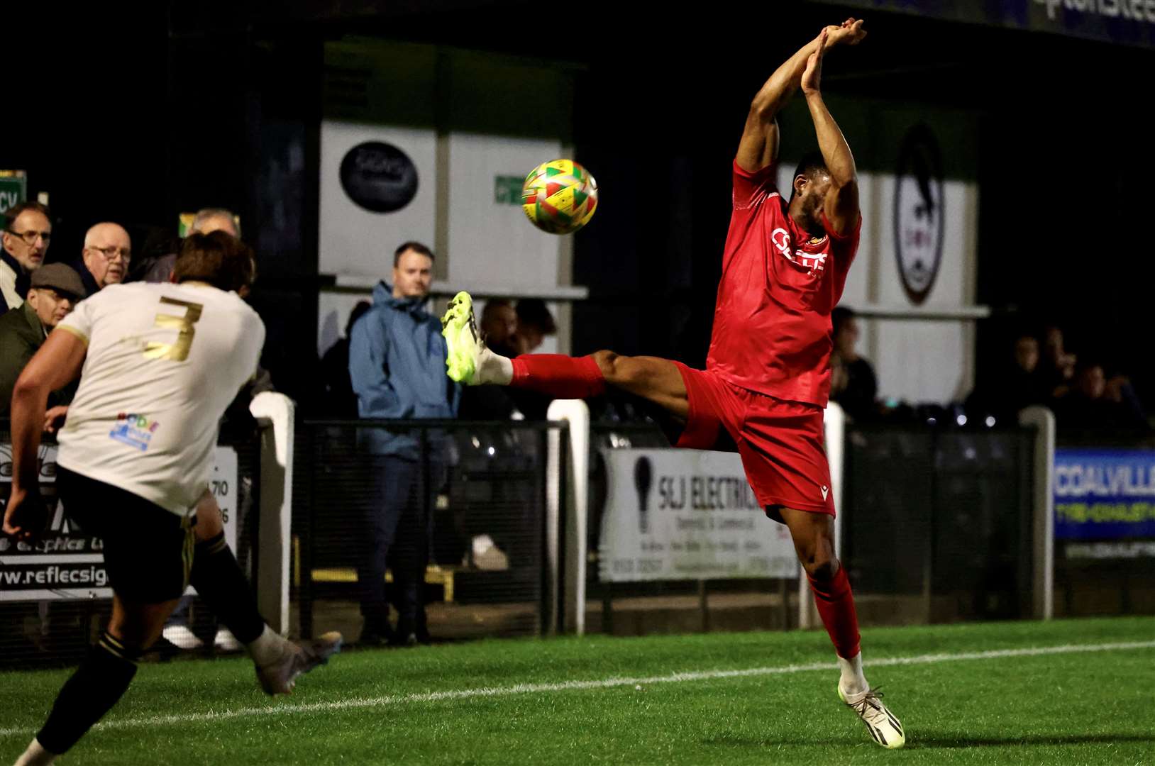 Trey Charles charges down a clearance. Photo: Rob O'Brien