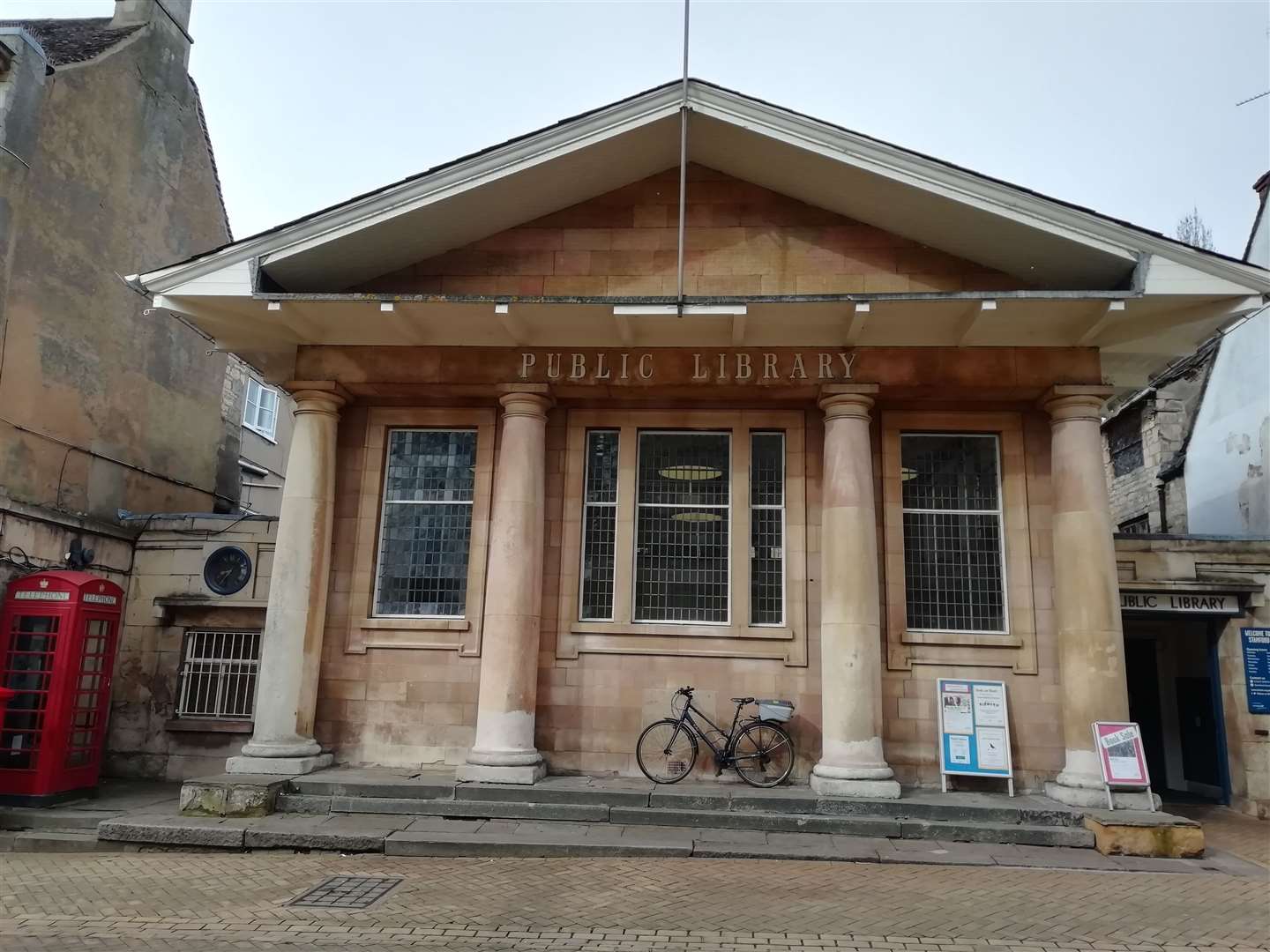 Stamford library (31906146)