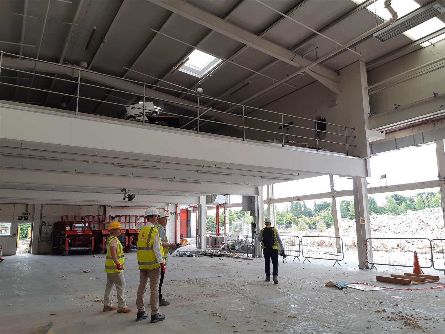 The development will have up to 10,000m sq oﬃce and workshop space in place of existing buildings (57925329)