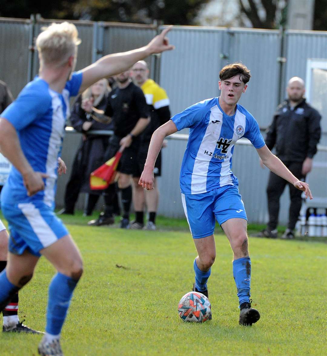 FA Vase action from Holbeach's home defeat to Droitwich Spa. Photo: Chris Lowndes