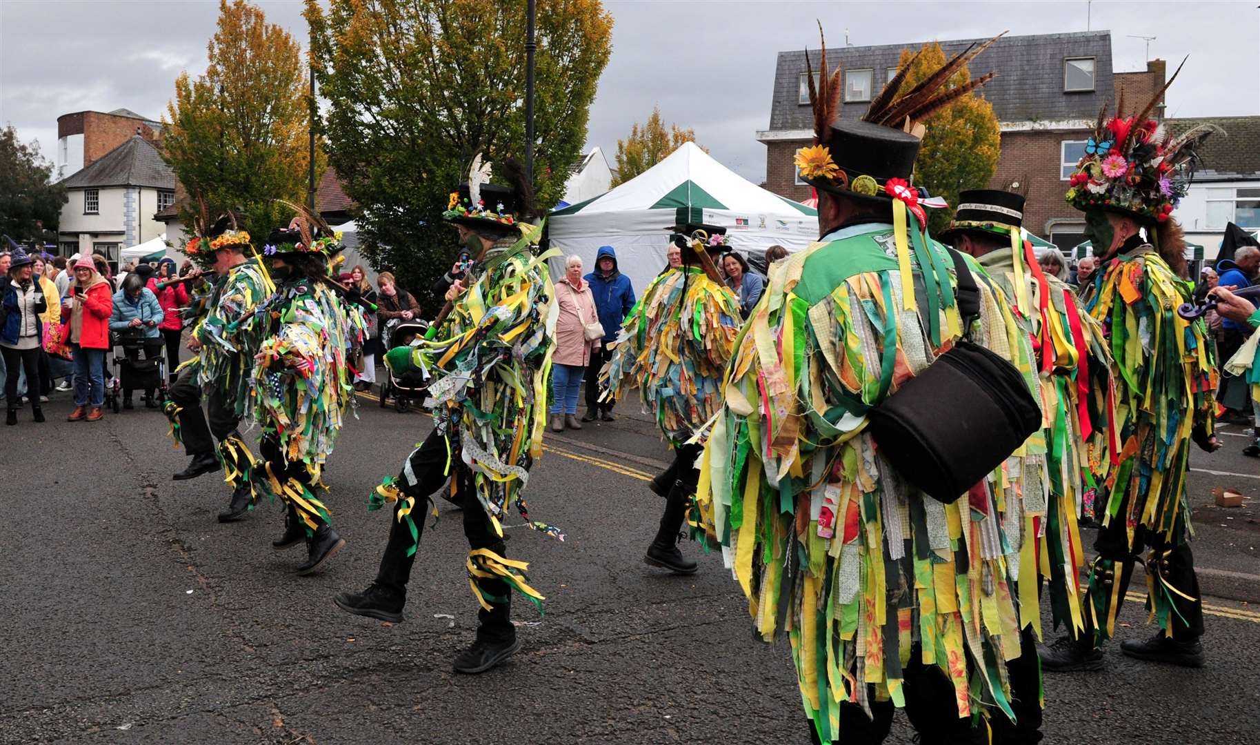 Bourne Borders entertain the crowds in Sheep Market, in Spalding