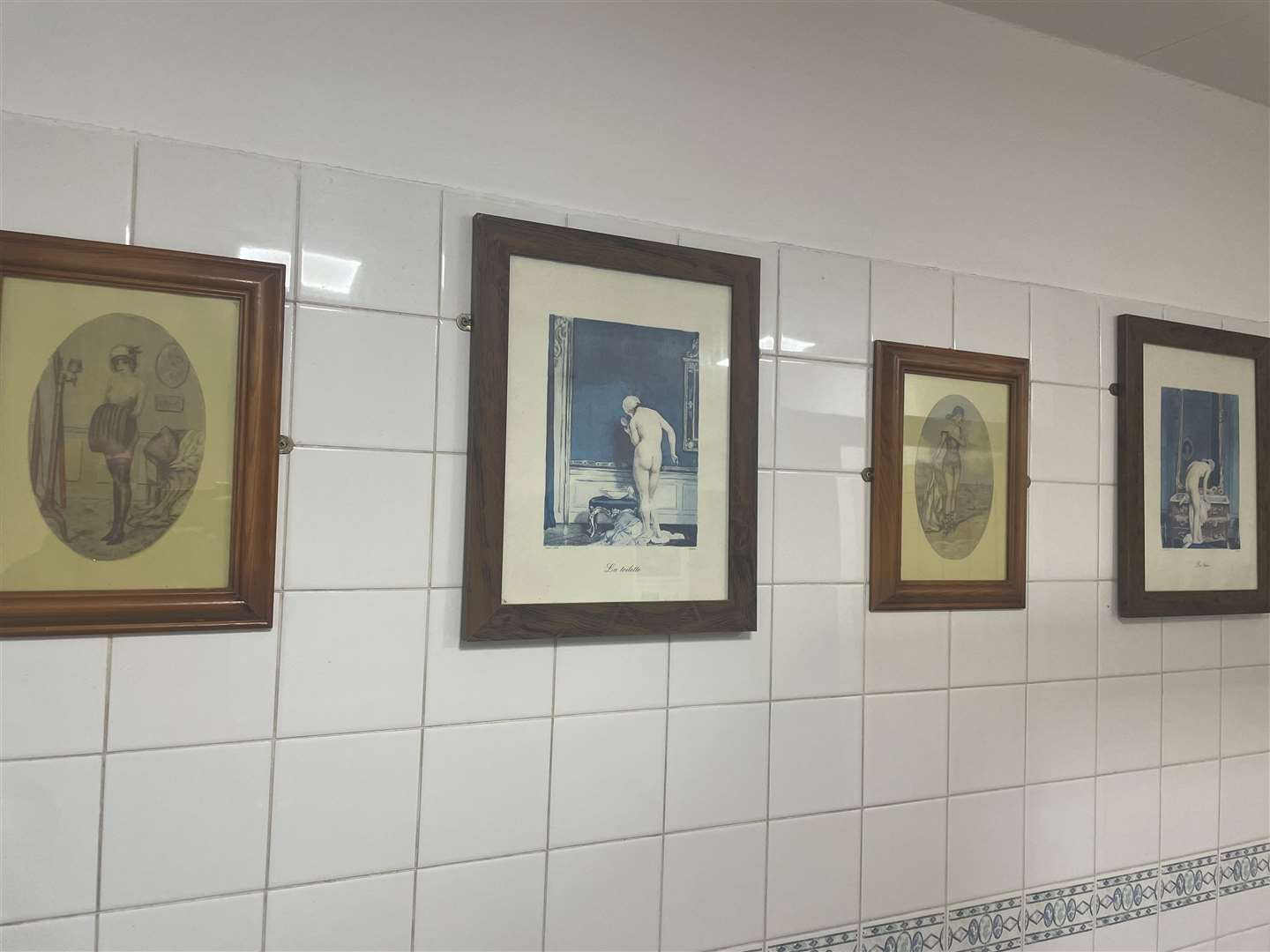 It's not every day you spot some nudes in the gents