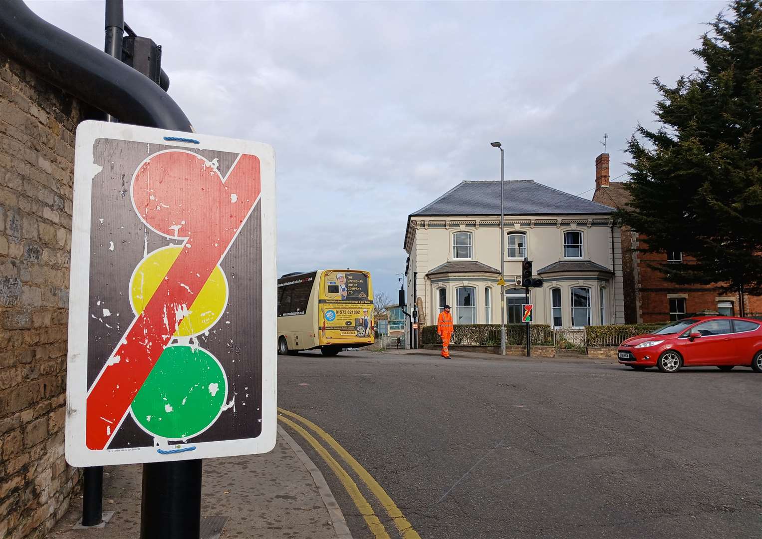 The traffic lights are out at the top of Brazenose Lane