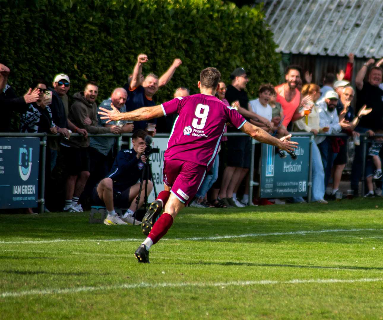 James Hill-Seekings celebrates his goal. Photo: Millie Deakin