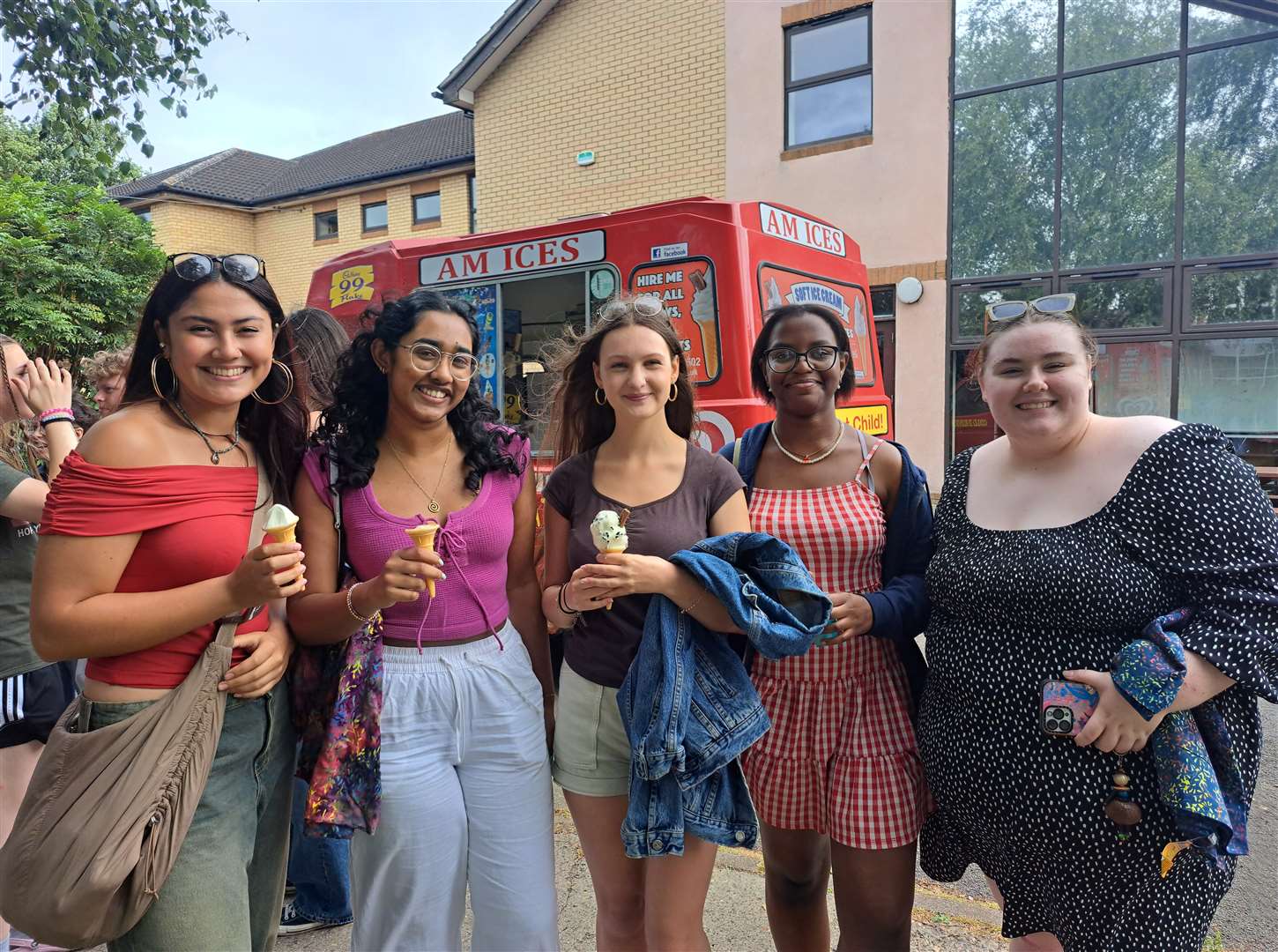 Jasmine Maladi ,Misha Rajesh, Lara Bollebakker, Hannah Mukama and Tia White