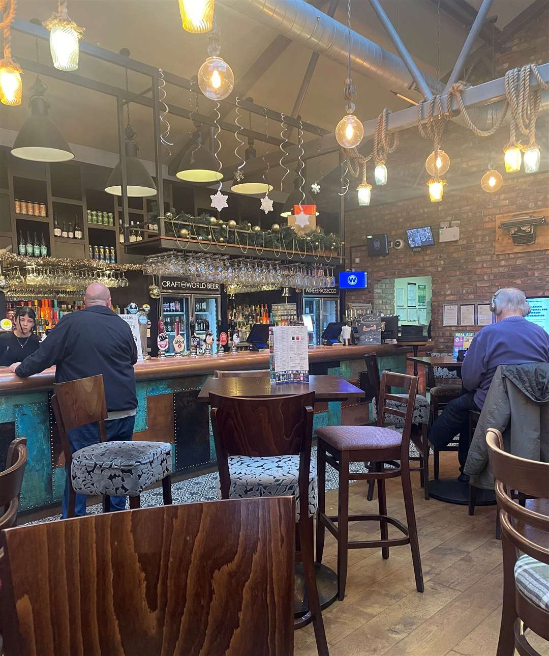 The Stamford Post suffers - for me - because of the quality of nearby boozers
