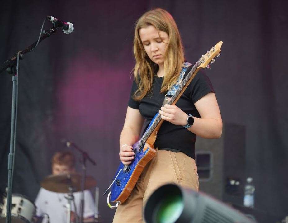 Sophia Wheeler, Rhythm guitarist