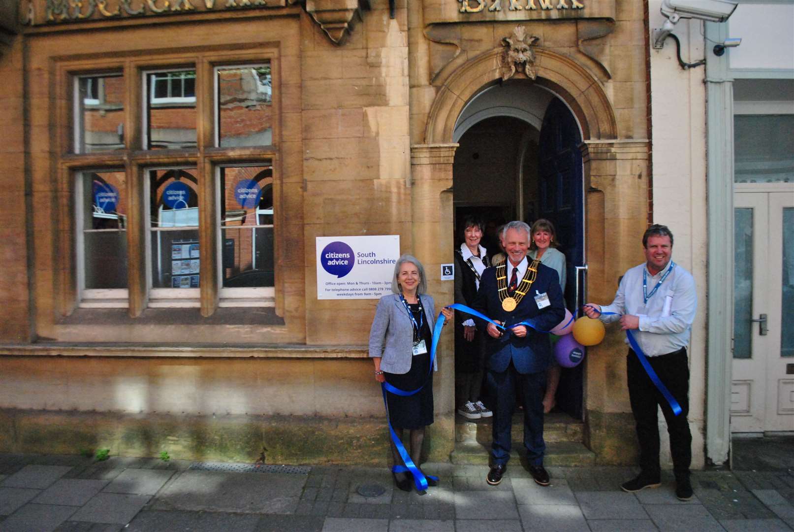 The cutting of the ribbon at the new Citizens Advice centre in Grantham. From left: Monica Stark, Councillor Breda-Rae Griffin, Coun Dean Ward, Coun Sue Woolley, Simon Richards (56233205)