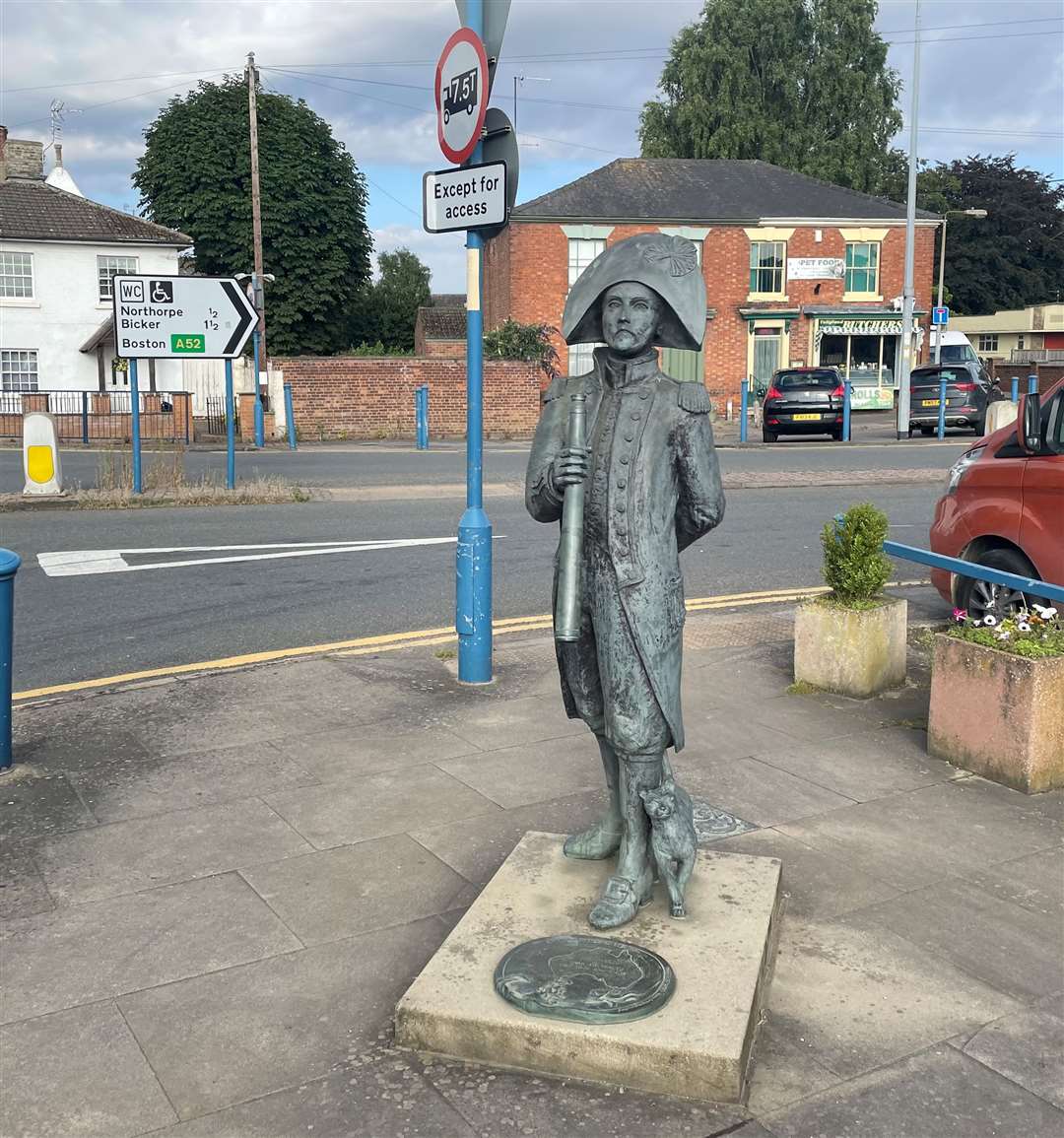 The statue of Matthew Flinders and his cat Trim in Donington
