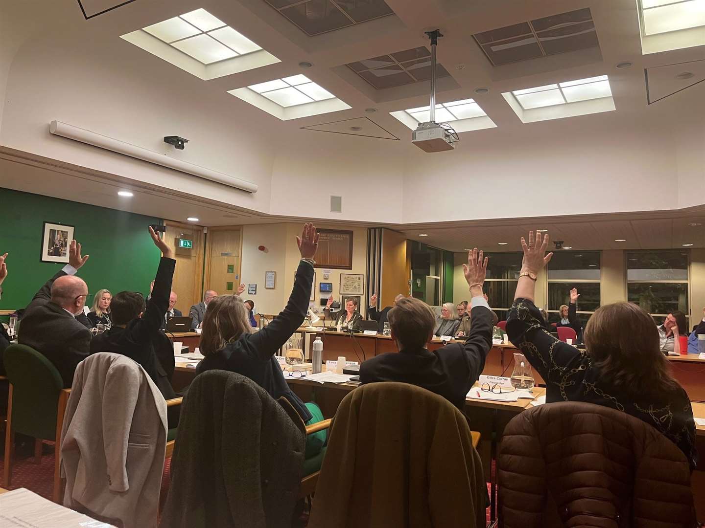 Councillors unanimously agreed to bring the final recommendation on local government reorganisation back for a vote.