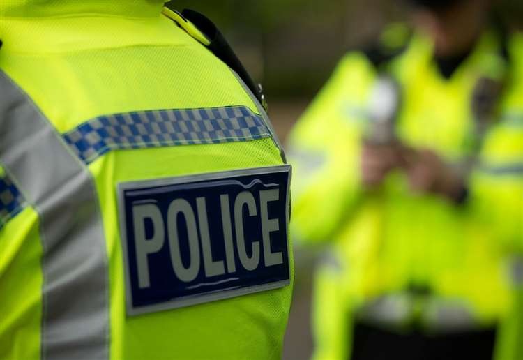 Arrests made within two hours of armed robbery at jewellers