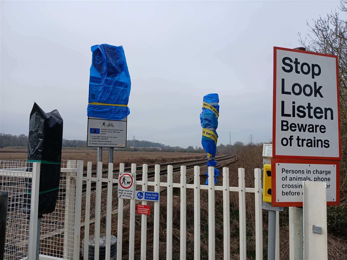 Hudds Mill level crossing after new lights were installed but before they were operational