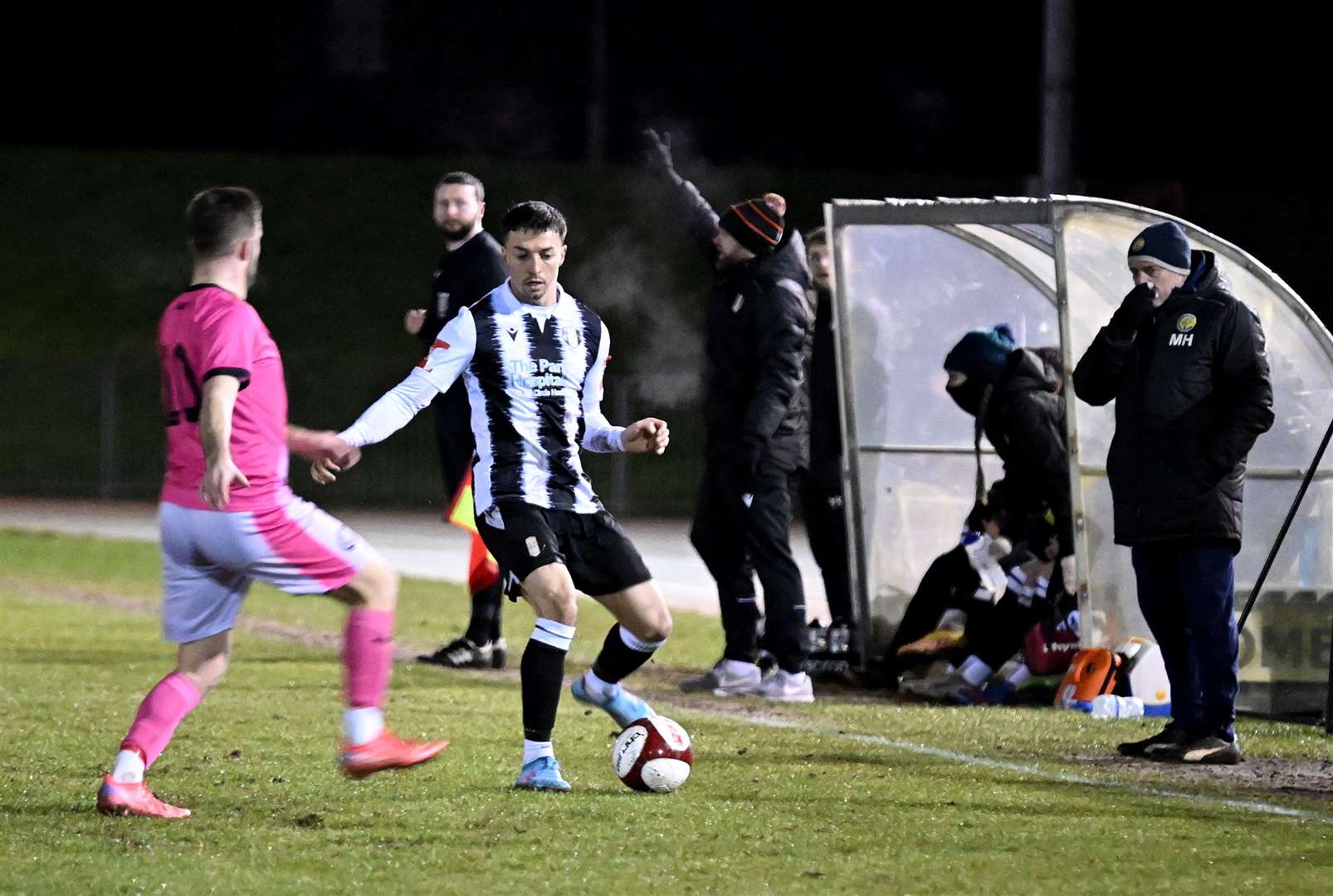 Action from Grantham's home defeat to Carlton. Photo: Toby Roberts (62994120)