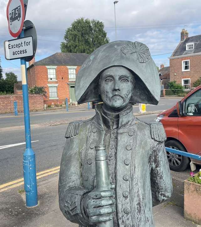 Statue of Matthew Flinders, Donington