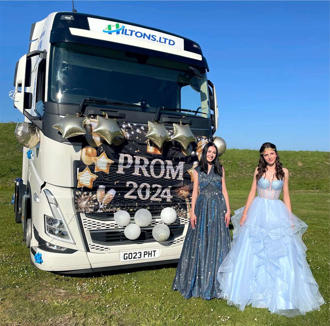 These two took a cab to the prom