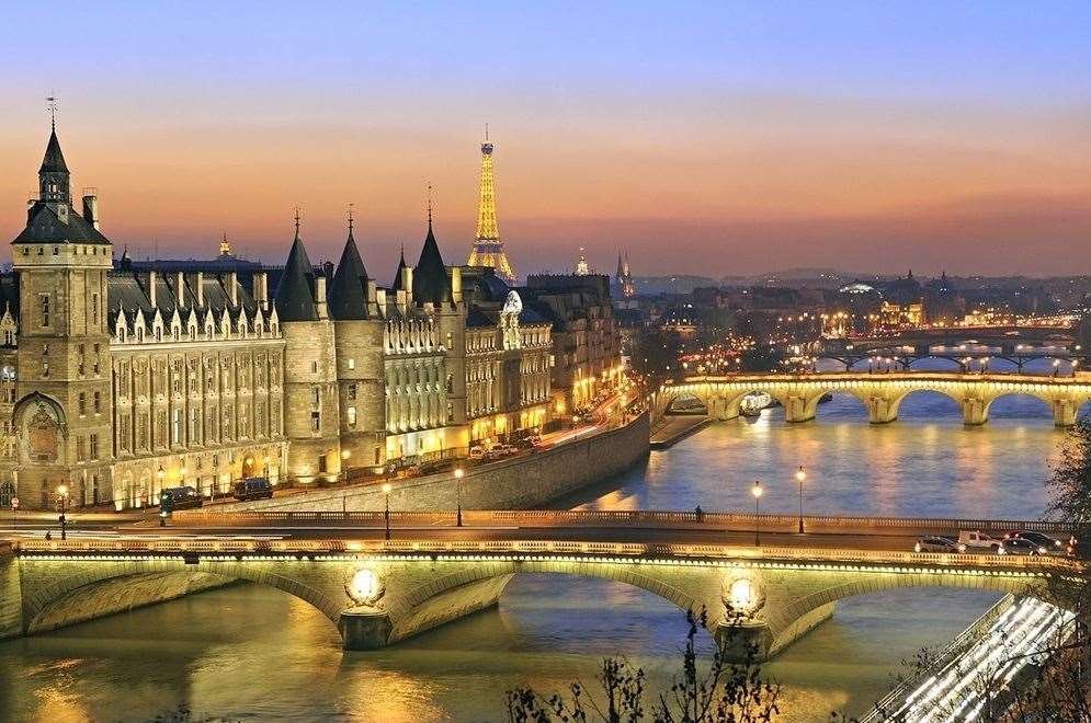 Bridge of Paris by Chris Brooks