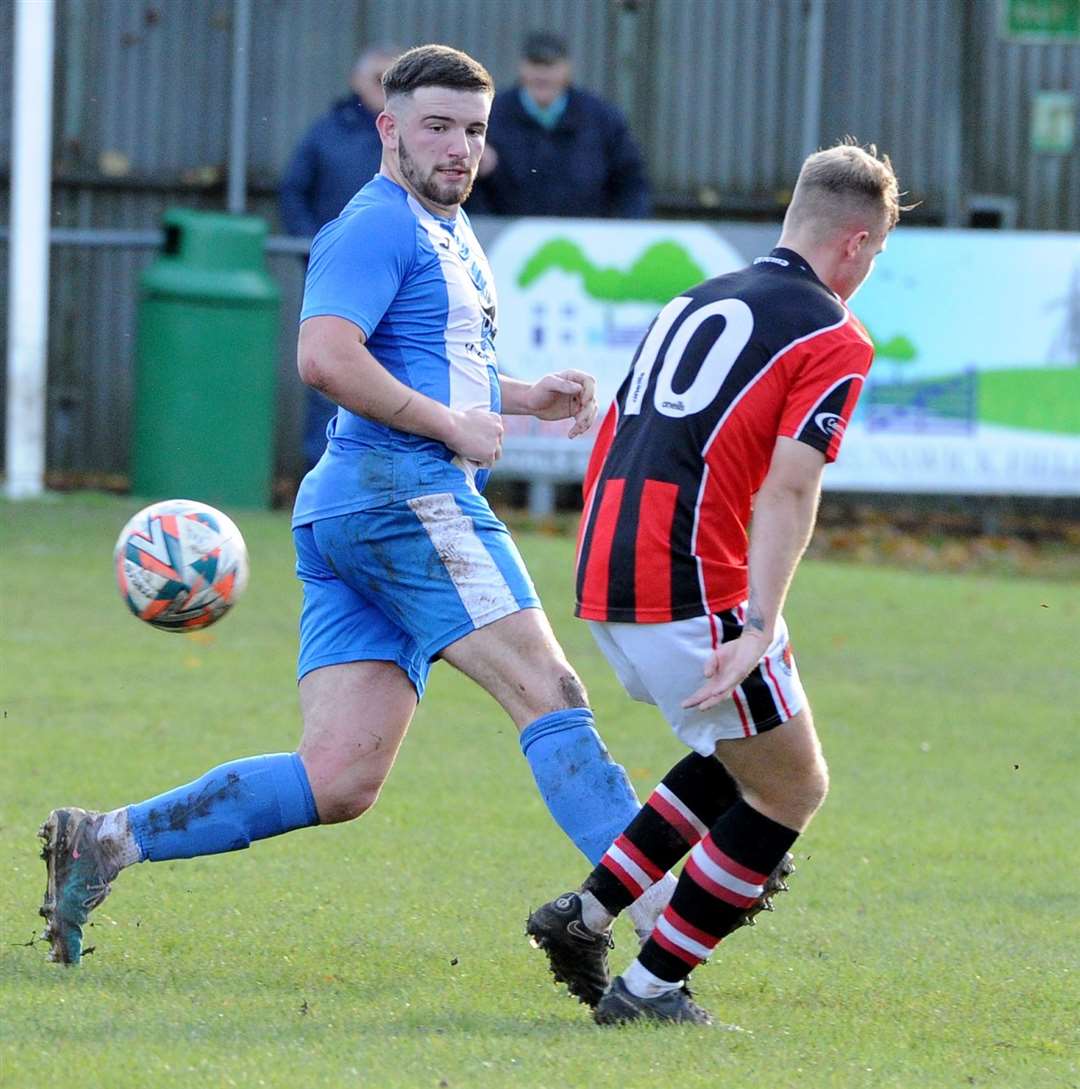 FA Vase action from Holbeach's home defeat to Droitwich Spa. Photo: Chris Lowndes