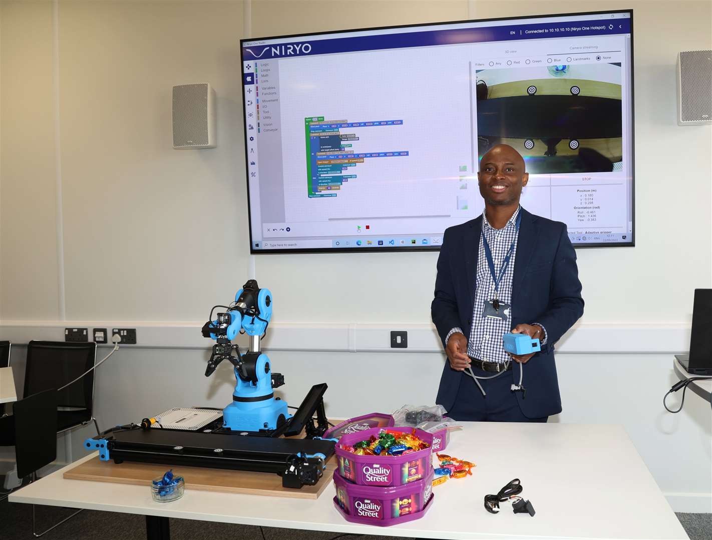 Oluseyi Moses Ajayi with the robotic carm (59547280)