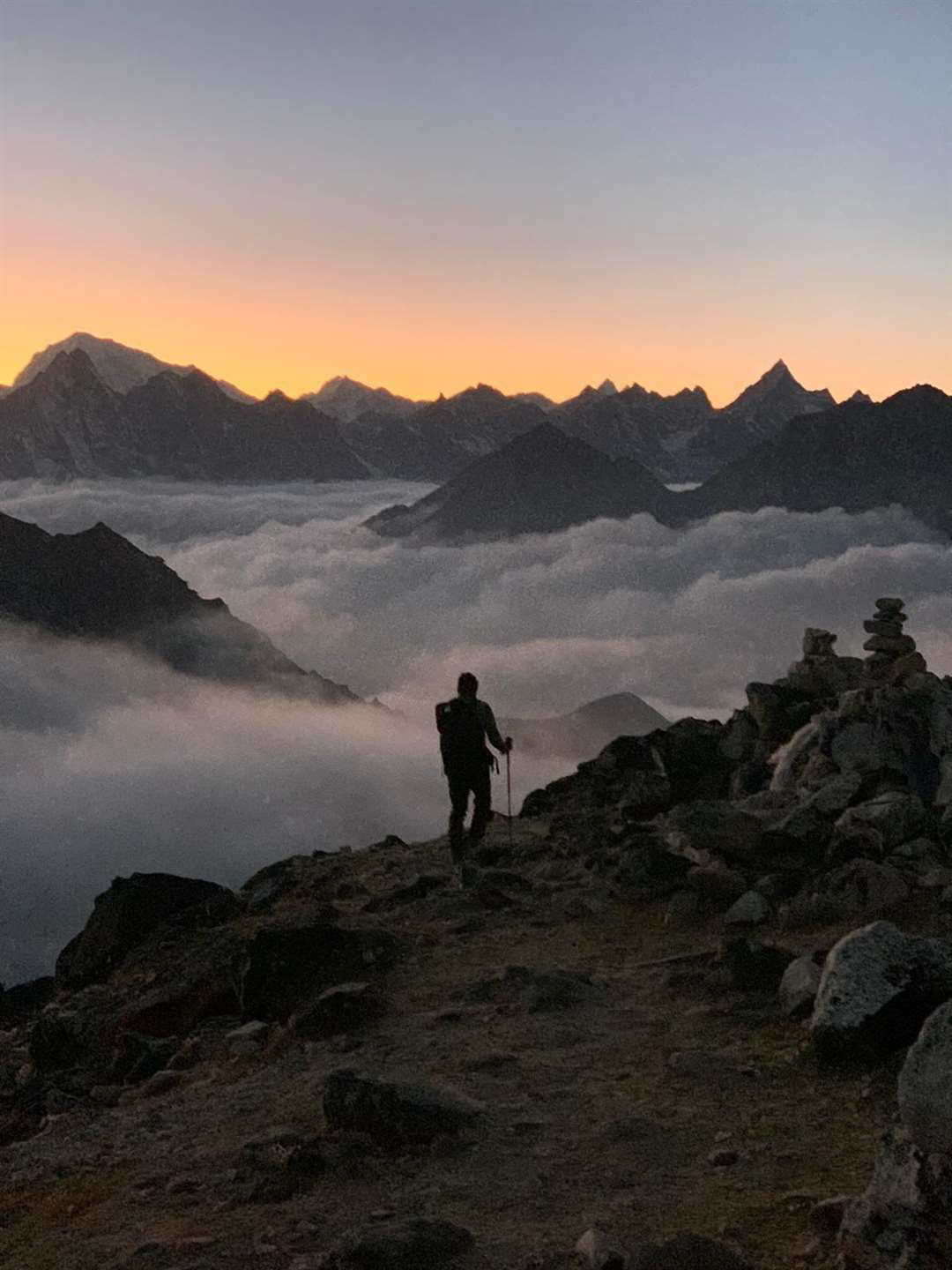 Cloud emerges out of Khumbu valley (61028338)