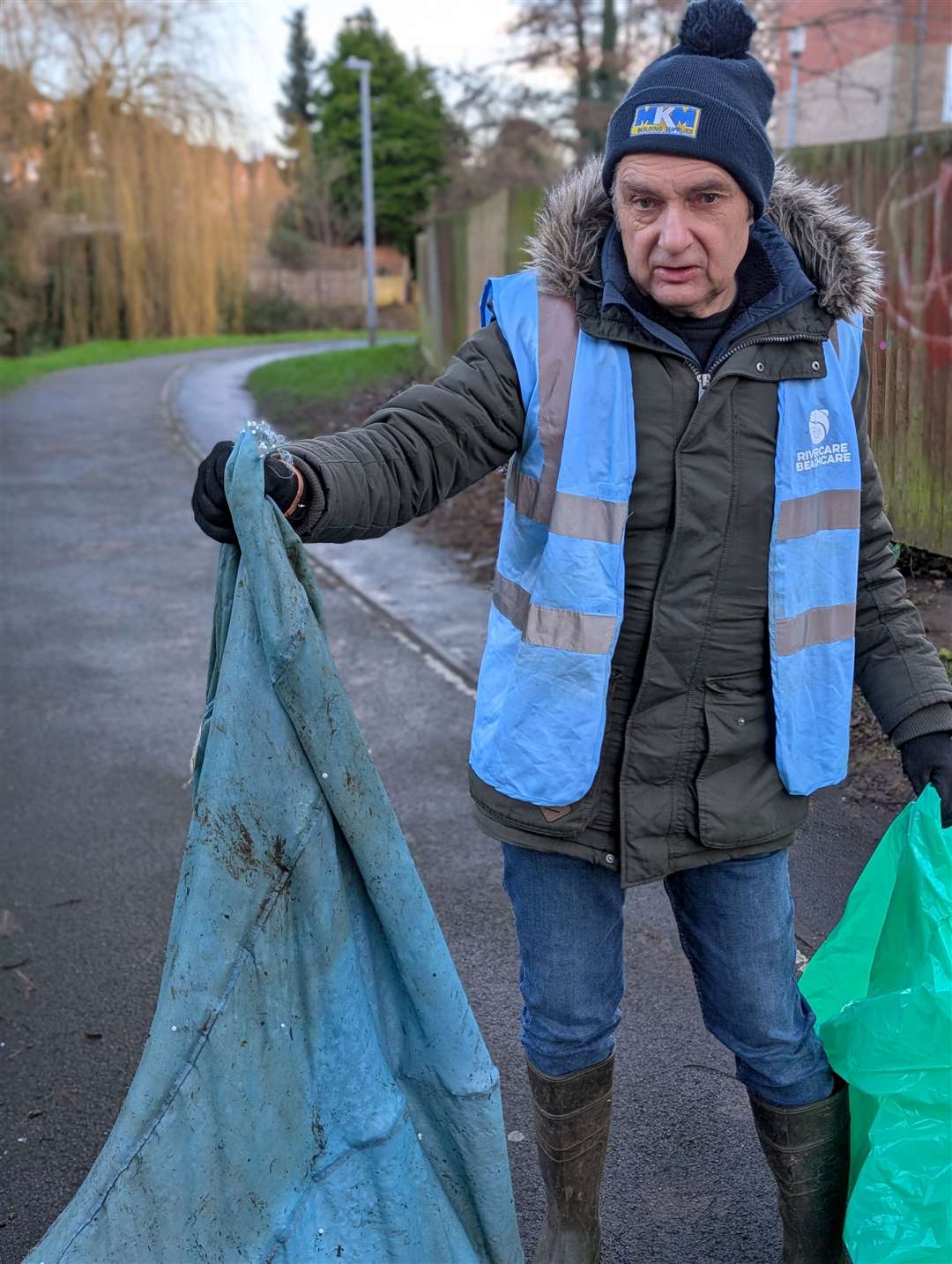 A helpful RiverCare volunteer