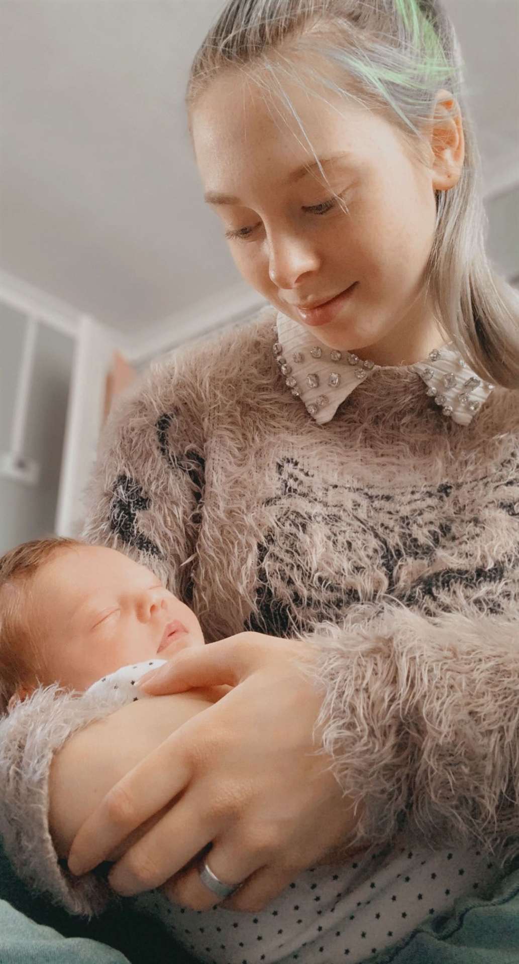 Tatiana Bourdon and her new daughter Cartia Ebony-Rose. (45311664)