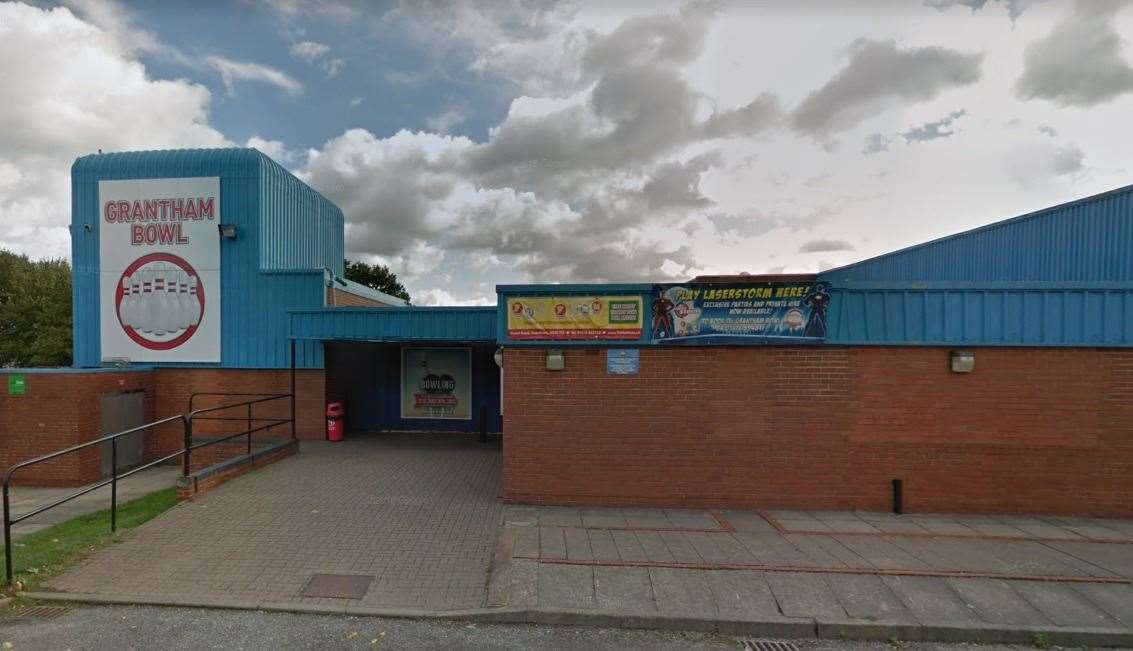 Grantham Bowl, image via Google Streetview (37988389)