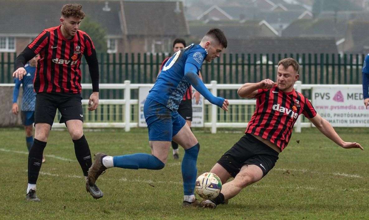 Action from Harrowby's victory over Shirebrook. Photo: Steve Nesbitt @lincssnapper