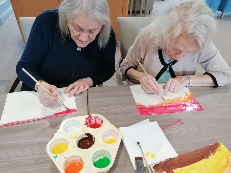 Painting holiday memories (49466176)