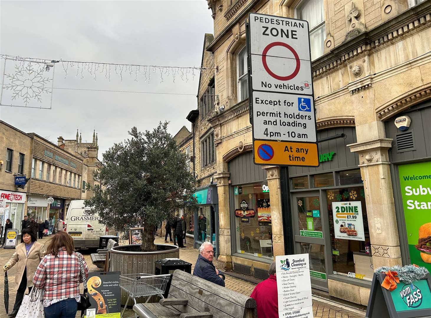 No vehicles are allowed in Stamford High Street between 10am and 4pm.