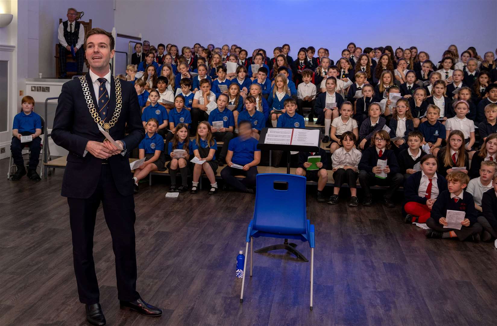 Mayor of Stamford Kelham Cooke welcomed the audience. Photo: Alan Walters - Rutland Photographer
