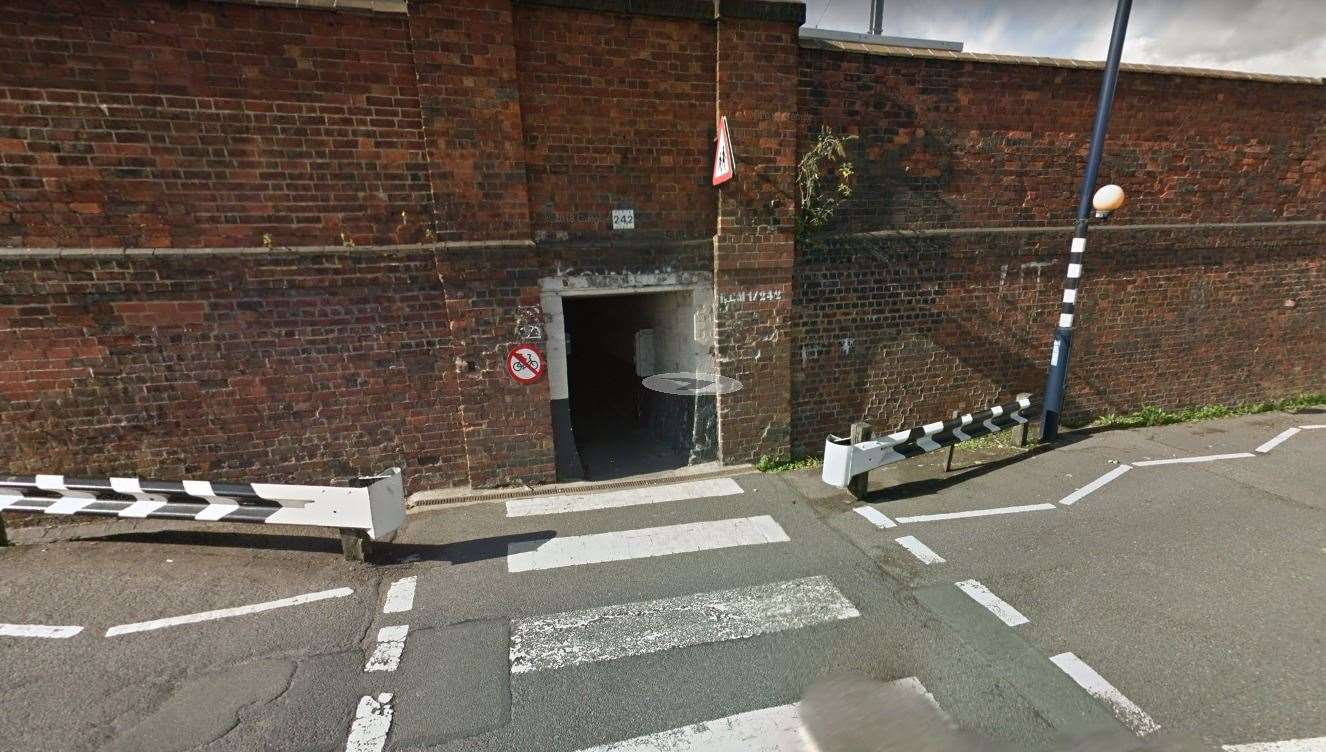 Railway tunnel (52054925)