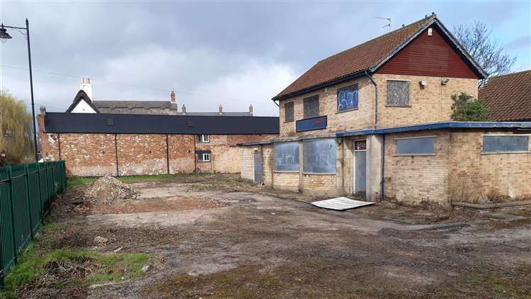 The derelict Bull & Monkie site