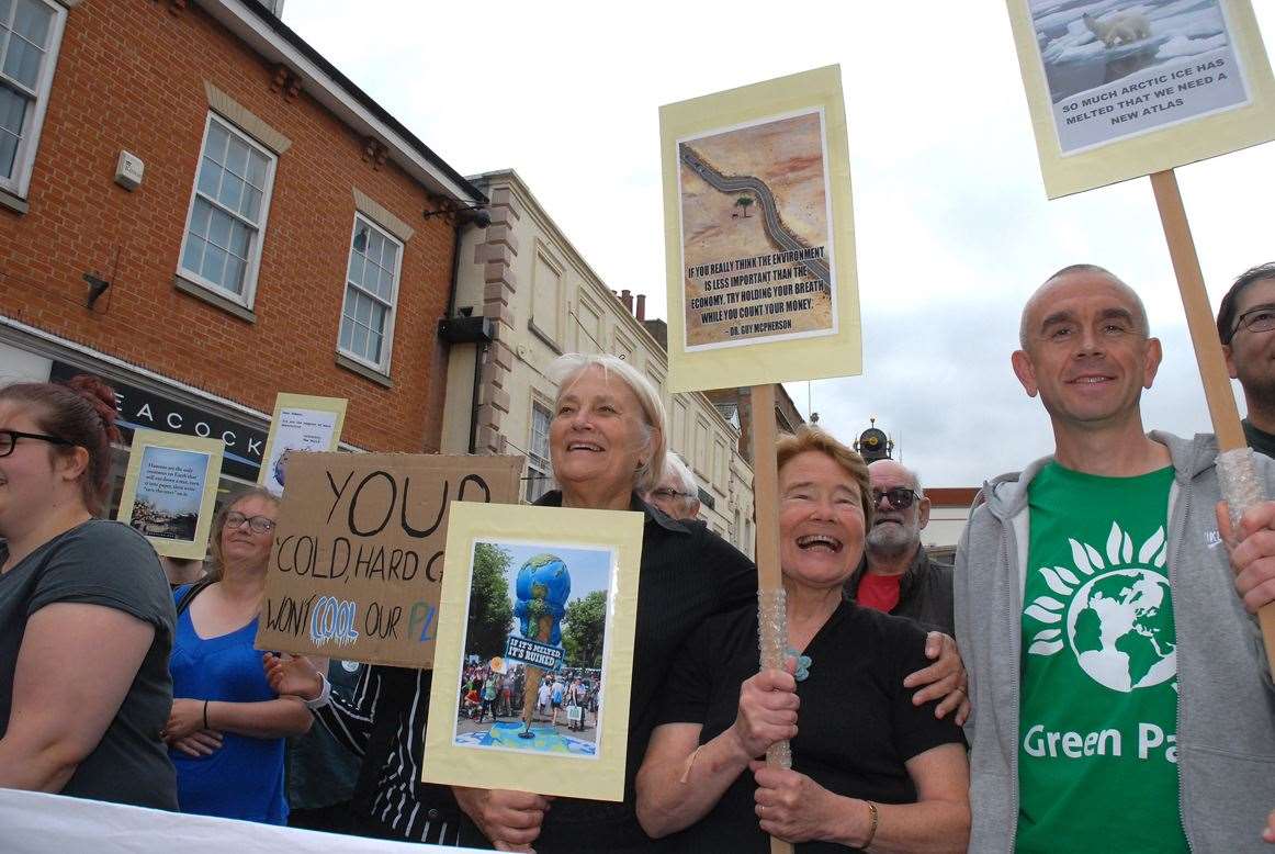 Global Climate Strike dampaigners in Spalding raise concerns about deforestation, overpopulation and ozone layer depletion. Photo (TIM WILSON): SG-200919-028TW