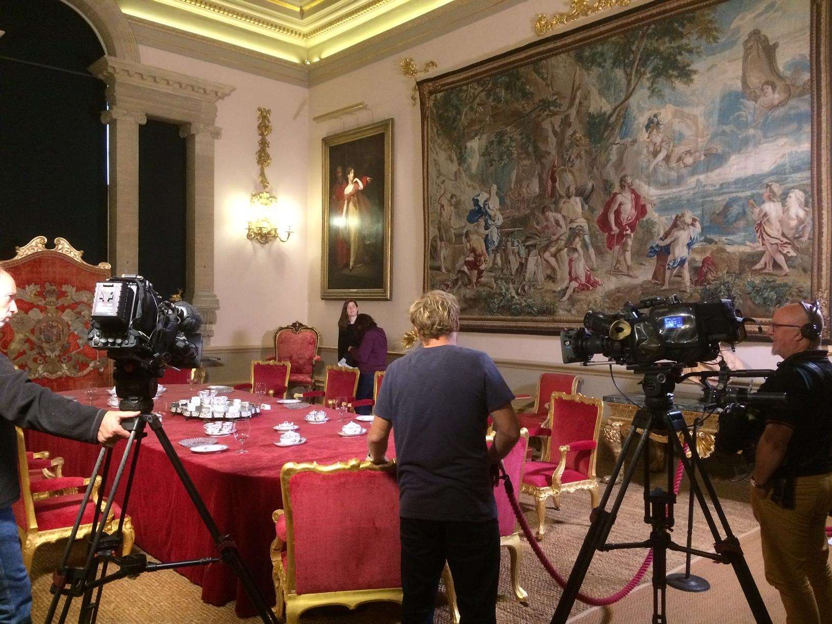 Bargain Hunt films at Grimsthorpe Castle