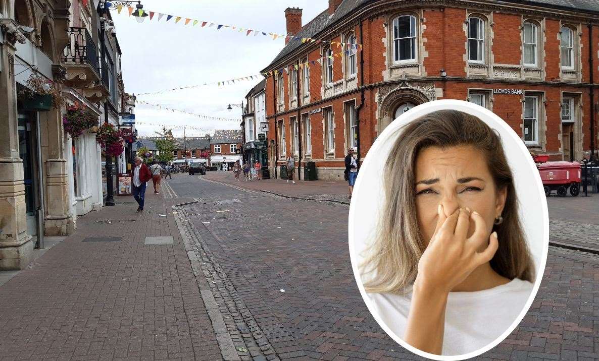 Does Spalding smell of sewage?